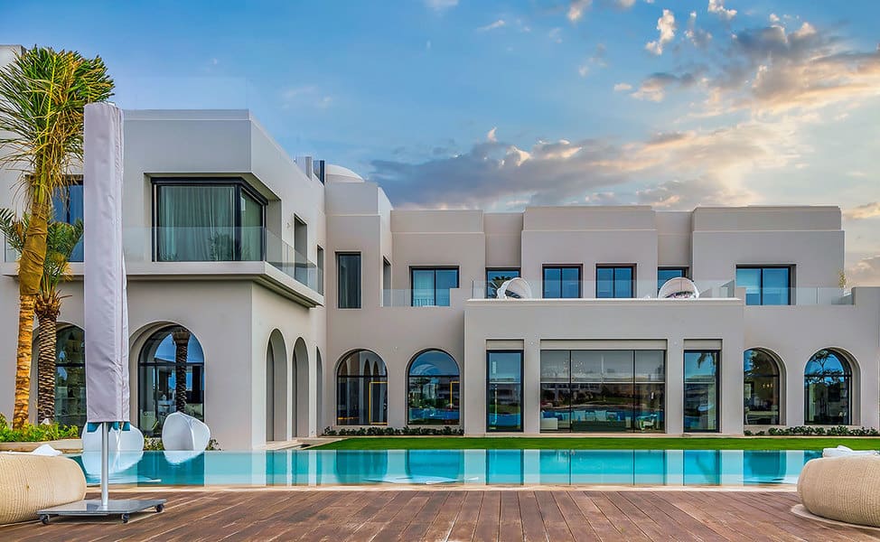 Villas in Emirates Hills