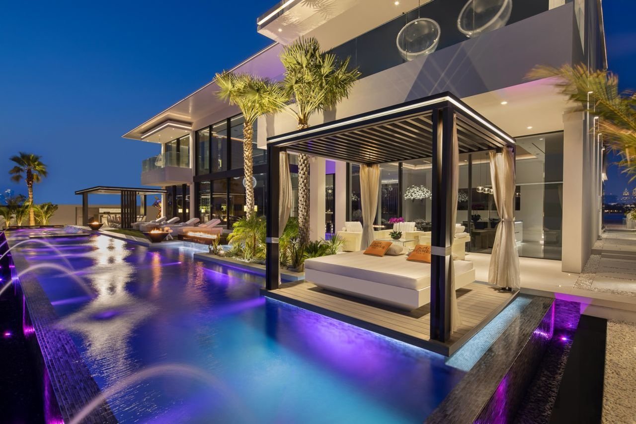 Purchase House in Dubai
