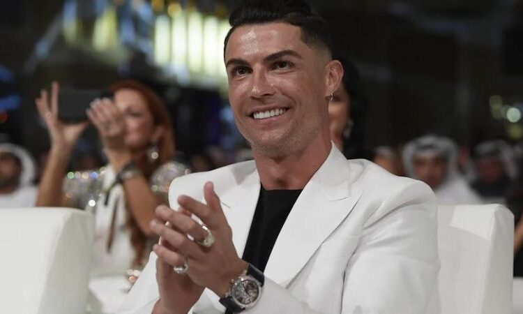  Cristiano Ronaldo Enters ‘Billionaires Island’ in Dubai and Buys Lavish Mansion