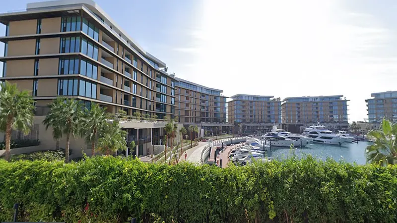 Jumeirah Bay tops
